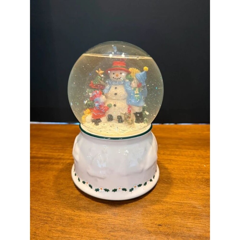 Vintage Pfaltzgraff Snow Village Musical Snow Globe Frosty the Snowman 1999 Box